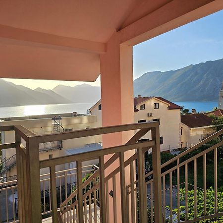 Modern Seaside Escape - Stunning Sea View - Private & Stylish Apartment โกตอร์ ภายนอก รูปภาพ