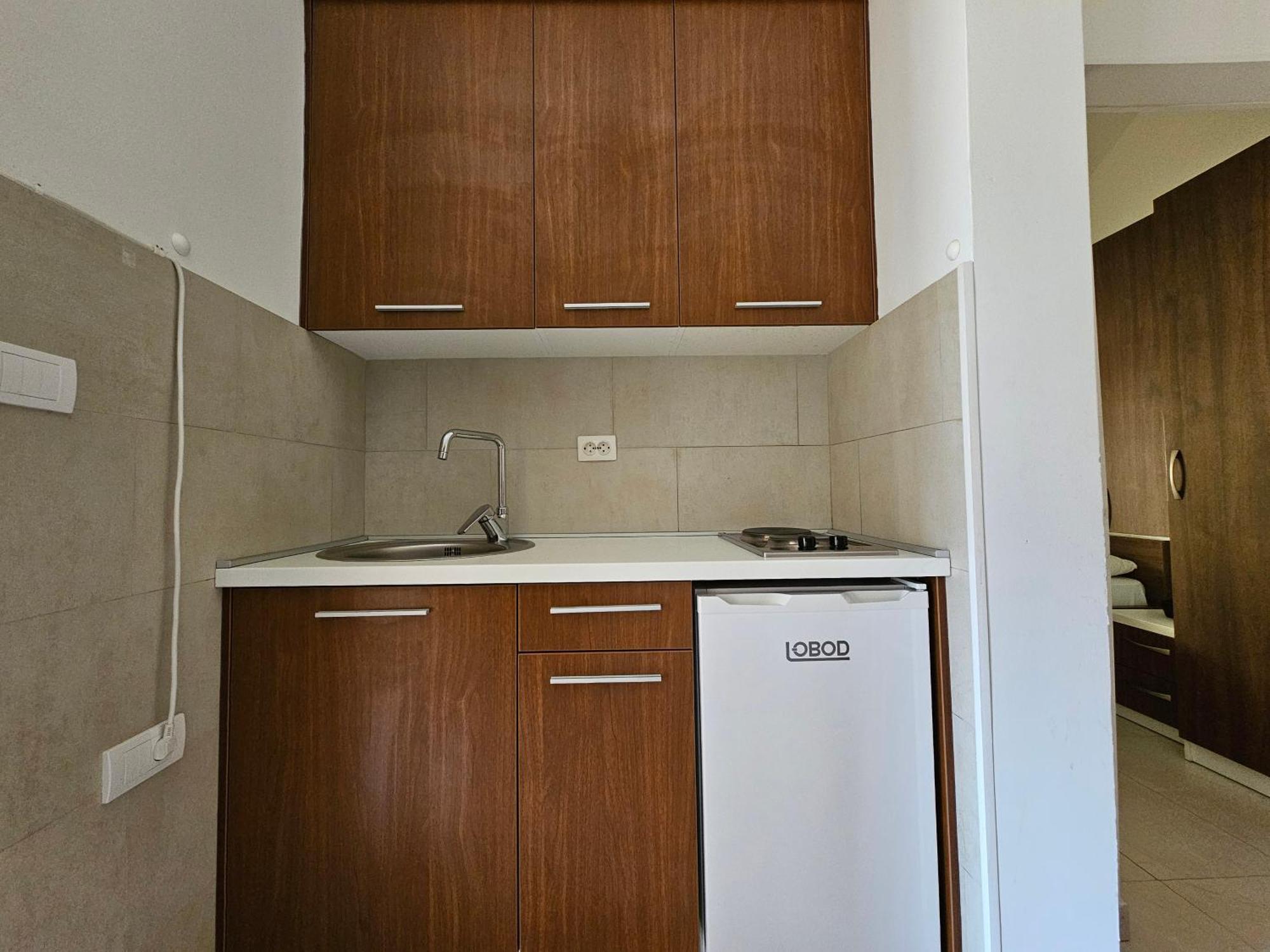 Modern Seaside Escape - Stunning Sea View - Private & Stylish Apartment โกตอร์ ภายนอก รูปภาพ