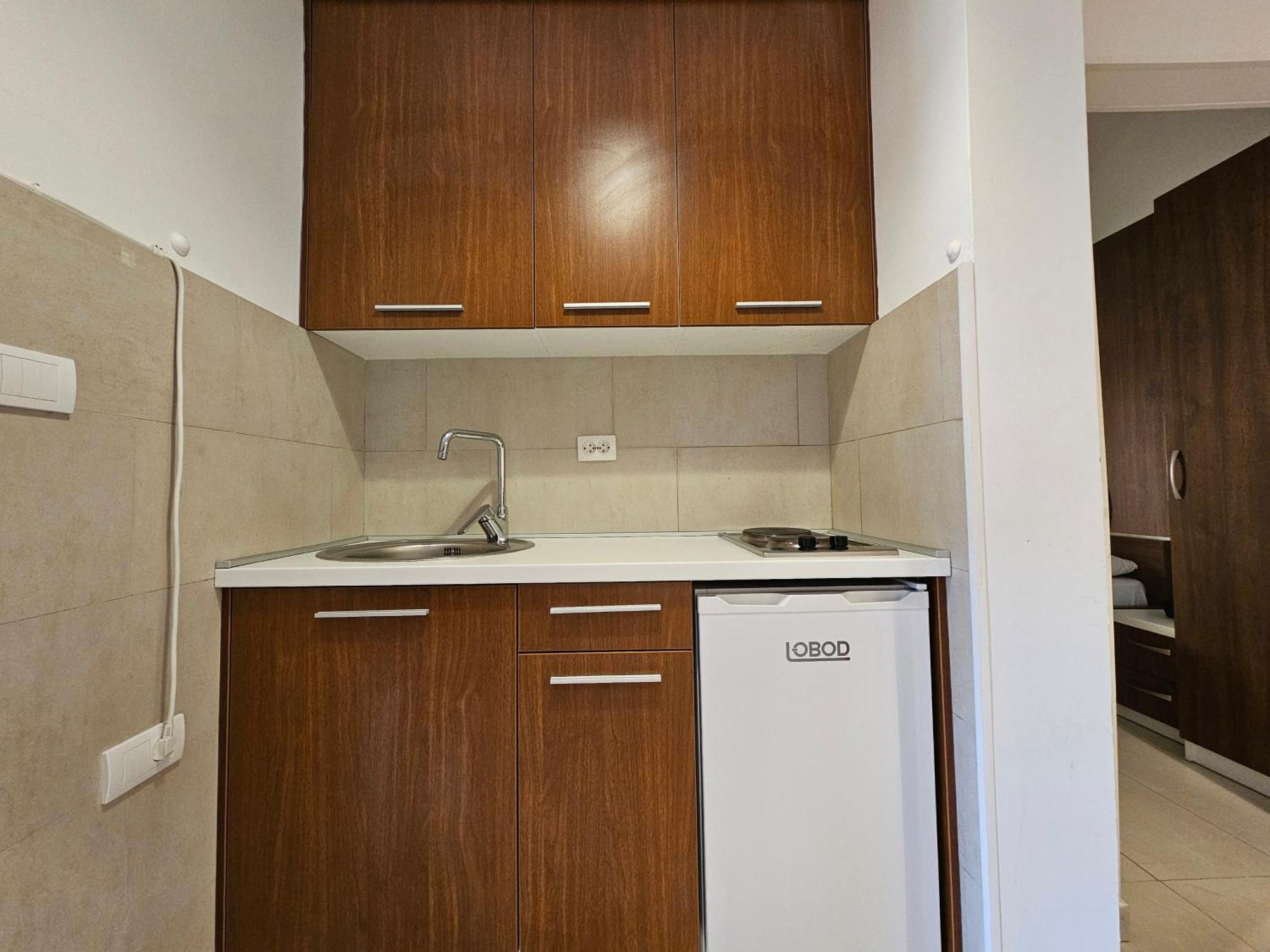 Modern Seaside Escape - Stunning Sea View - Private & Stylish Apartment โกตอร์ ภายนอก รูปภาพ